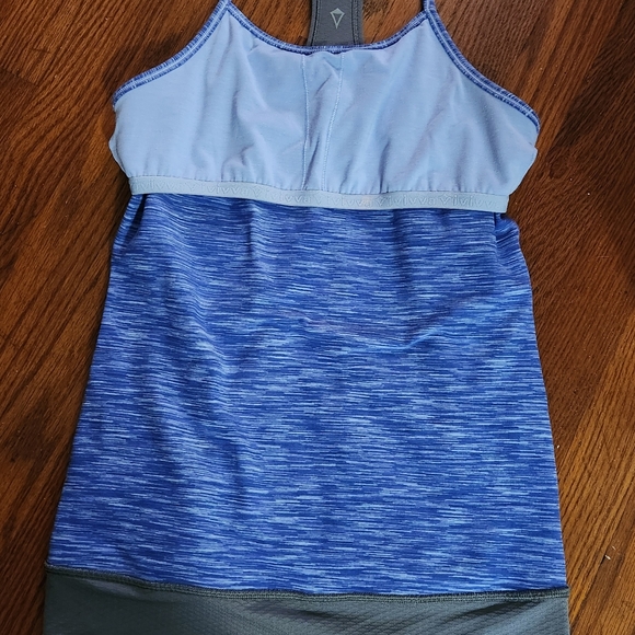 Lululemon Ivivva tank top built-in bra like new - Picture 5 of 8